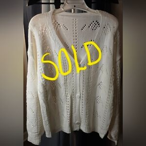 NWOT WOMEN'S OFF-WHITE OR CREAM KNIT SWEATER SIZE LARGE
